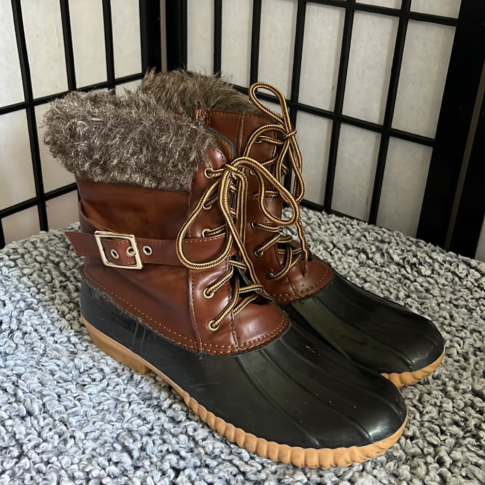 Daily Shoes Duck boots Size 10